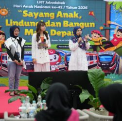 Hari Anak Nasional, LRT Jabodebek Jadikan Transportasi Publik sebagai Ruang Belajar Anak Hari Anak Nasional, LRT Jabodebek Jadikan Transportasi Publik sebagai Ruang Belajar Anak