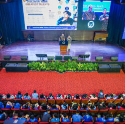 Apa Tujuan Universitas? UPH Ajak Mahasiswa Baru Melihat Kuliah Lebih dari Sekadar Gelar dan Karier Apa Tujuan Universitas? UPH Ajak Mahasiswa Baru Melihat Kuliah Lebih dari Sekadar Gelar dan Karier