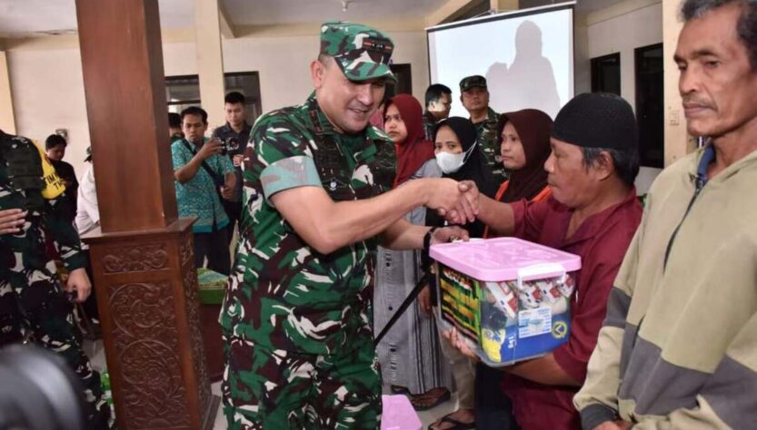 Dari Edukasi Kesehatan hingga Bantuan Sembako, TMMD ke-129 Kodim 0726/Sukoharjo Hadir untuk Warga Dari Edukasi Kesehatan hingga Bantuan Sembako, TMMD ke-129 Kodim 0726/Sukoharjo Hadir untuk Warga