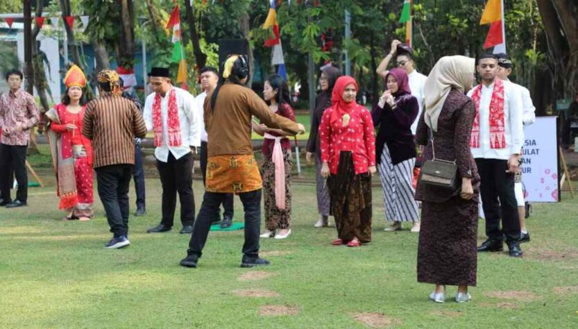Pekerja BRI Region 6 Antusias Ikuti Beragam Lomba 17 Agustus Pekerja BRI Region 6 Antusias Ikuti Beragam Lomba 17 Agustus
