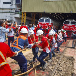 Semangat HUT Kemerdekaan RI ke-81, Insan KAI Daop 2 Bandung Perkuat Kekompakan dan Komitmen Hadirkan Perjalanan KA Aman, Nyaman, dan Tepat Waktu Semangat HUT Kemerdekaan RI ke-81, Insan KAI Daop 2 Bandung Perkuat Kekompakan dan Komitmen Hadirkan Perjalanan KA Aman, Nyaman, dan Tepat Waktu