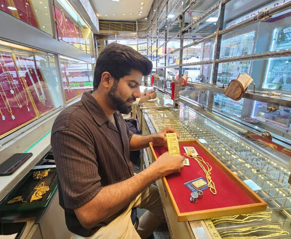 Evaluating Gold Spread: Why Buying and Selling Bullion Bars Through Specialized Gold Dealers May Offer Better Value Than Traditional Channels Evaluating Gold Spread: Why Buying and Selling Bullion Bars Through Specialized Gold Dealers May Offer Better Value Than Traditional Channels