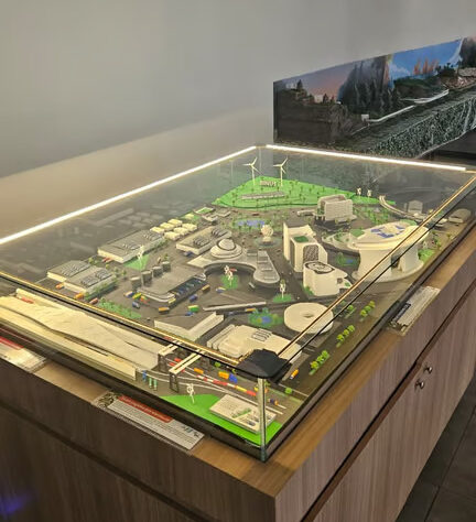 Smart Futuristic City Diorama Karya BINUS @Semarang Tampil di Sewunara 2026 Smart Futuristic City Diorama Karya BINUS @Semarang Tampil di Sewunara 2026